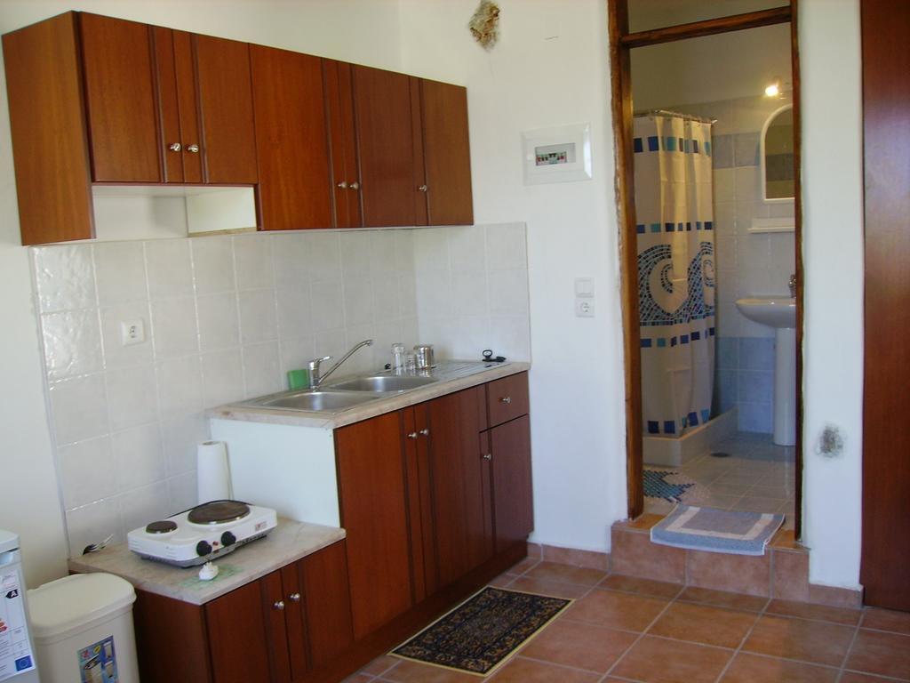 Studios Happiness Panteli Bagian luar foto